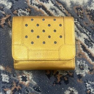 Great condition! Gold Kate Spade Wallet